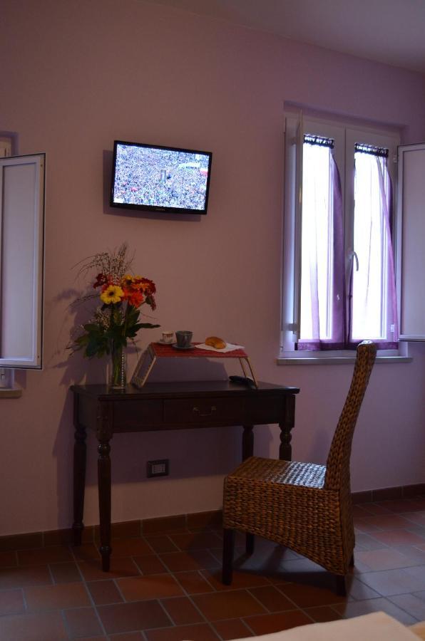B&B La Casa Di Giulietta Castelmezzano Bagian luar foto