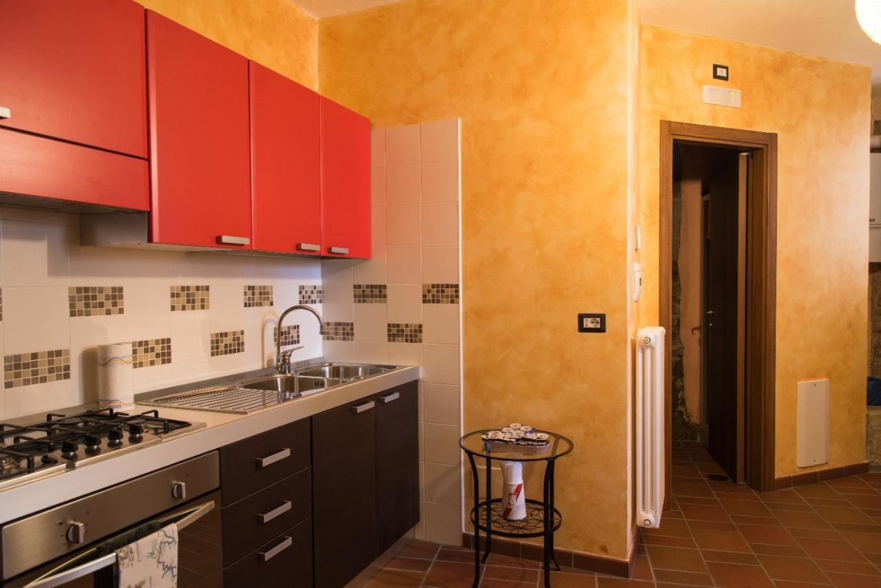 B&B La Casa Di Giulietta Castelmezzano Bagian luar foto