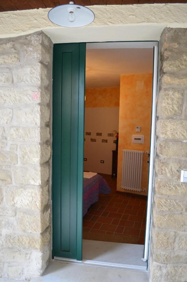 B&B La Casa Di Giulietta Castelmezzano Bagian luar foto