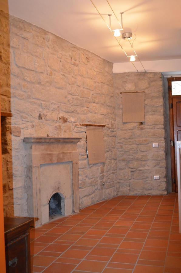 B&B La Casa Di Giulietta Castelmezzano Bagian luar foto