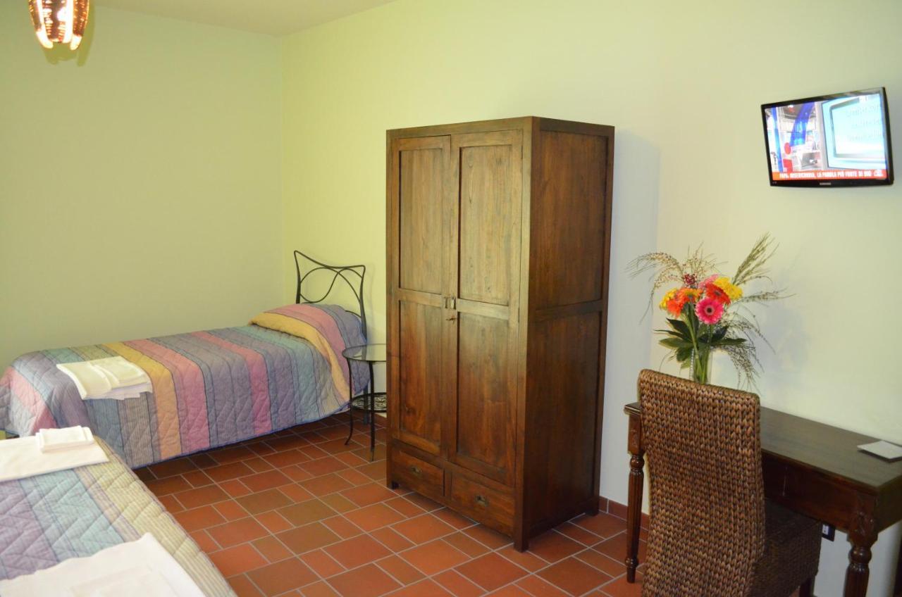 B&B La Casa Di Giulietta Castelmezzano Bagian luar foto