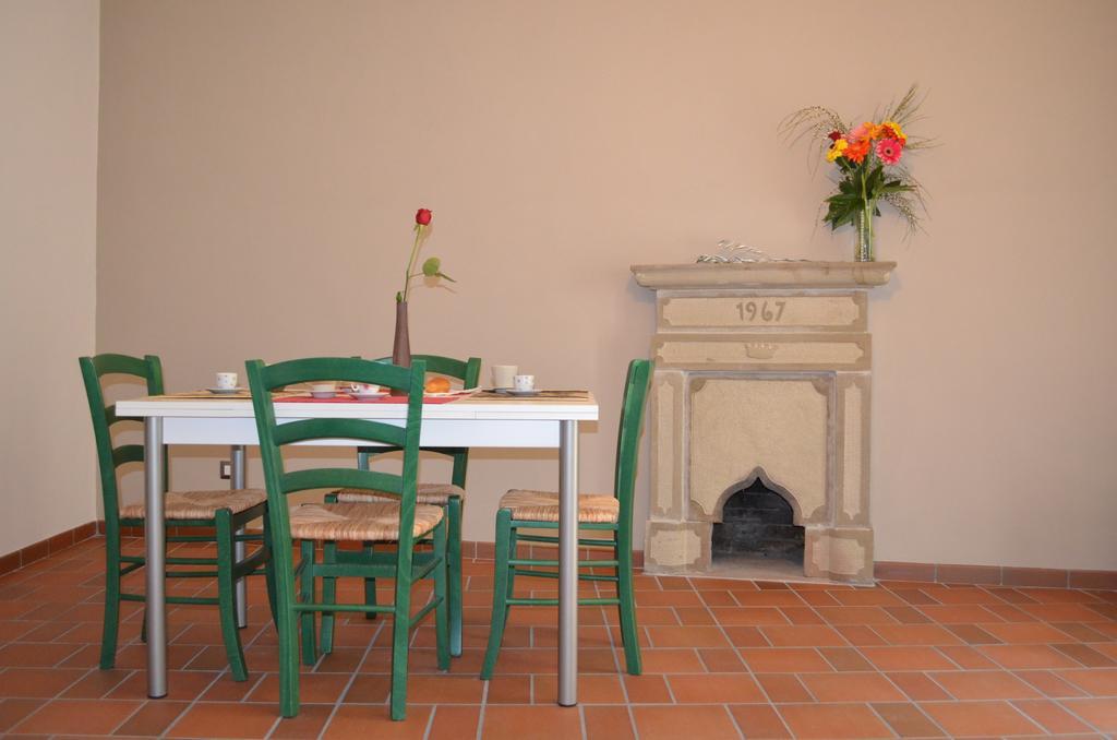 B&B La Casa Di Giulietta Castelmezzano Bagian luar foto