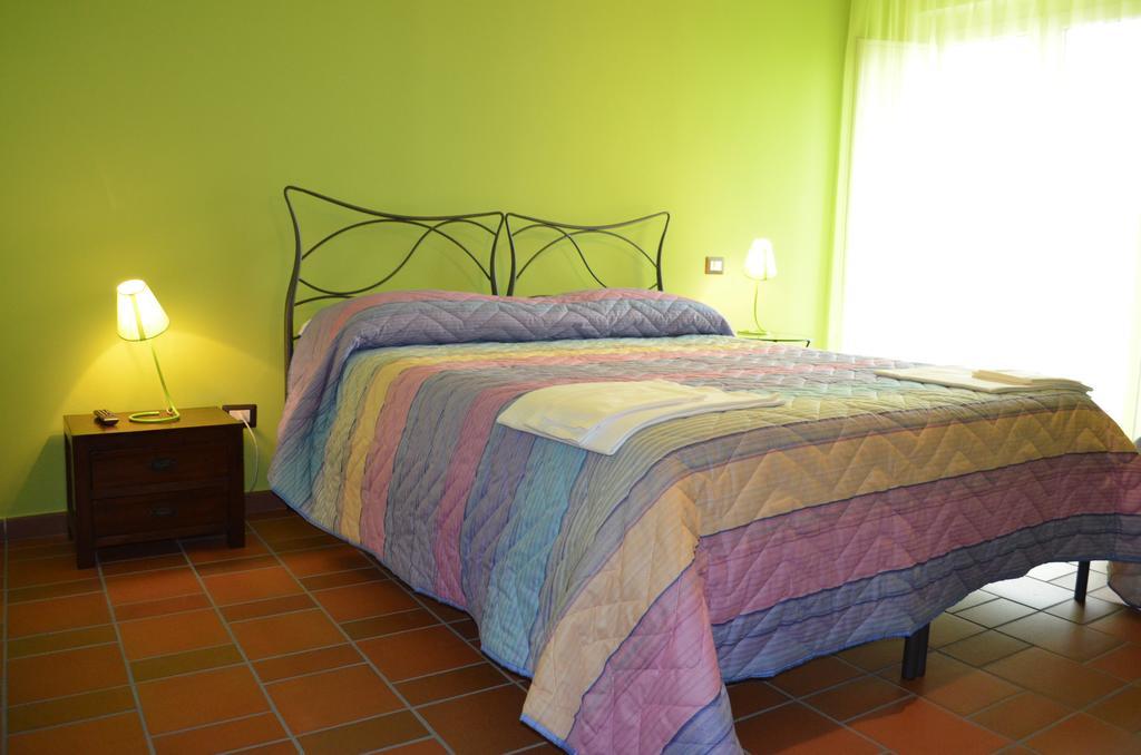 B&B La Casa Di Giulietta Castelmezzano Ruang foto